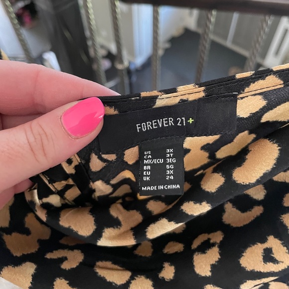 Forever 21+ Leopard Print Maxi Dress Size 3X - Picture 3 of 4